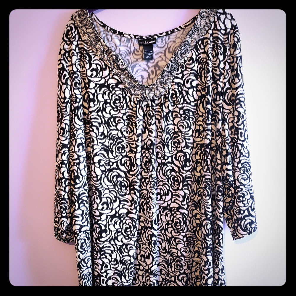 Beautiful black and white tunic